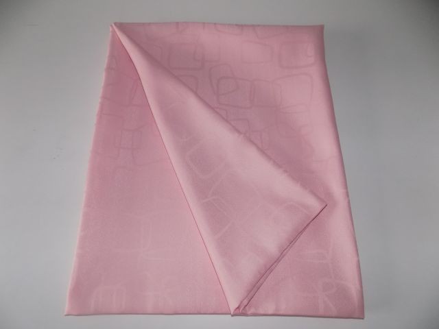 Polyesterový ubrus se vzorem 160x120,barva růžová.