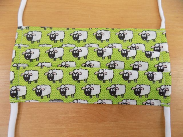 Rouška dvojitá Zelené ovečky,s kapsičkou + filtr,na tkanice