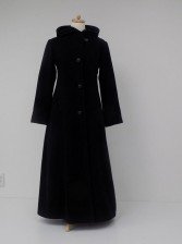 Flaušový kabát s kapucí dámský, černý.
